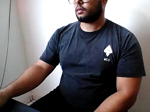 Derick 013 online show from 05/22/26, 05:40