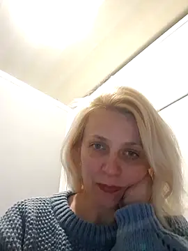 Snapshot of MiaLove183 chatting on 03/31/26, 01:33 MiaLove183 online show from 03/31/26, 01:33