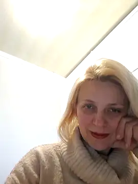 Snapshot of MiaLove183 chatting on 04/07/26, 01:33 MiaLove183 online show from 04/07/26, 01:33