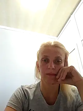 MiaLove183 online show from 07/20/26, 01:35