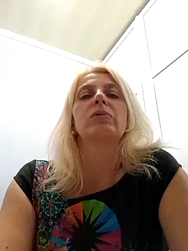 MiaLove183 online show from 07/29/26, 02:48
