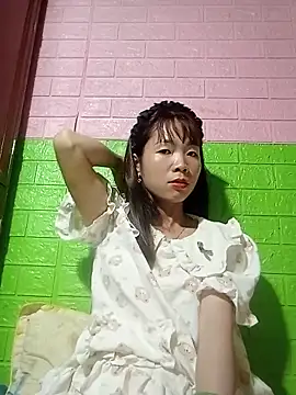 Snapshot of AmyLinee01 chatting on 05/18/26, 11:21 AmyLinee01 online show from 05/18/26, 11:21