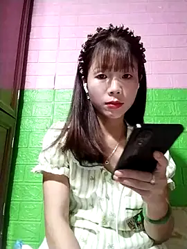 Snapshot of AmyLinee01 chatting on 05/20/26, 05:08 AmyLinee01 online show from 05/20/26, 05:08