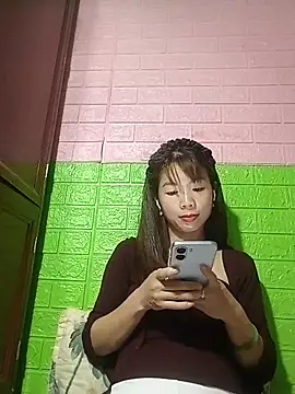 Snapshot of AmyLinee01 chatting on 05/21/26, 05:20 AmyLinee01 online show from 05/21/26, 05:20