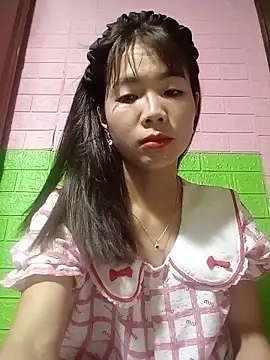 Snapshot of AmyLinee01 chatting on 05/27/26, 05:48 AmyLinee01 online show from 05/27/26, 05:48