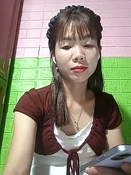 Snapshot of AmyLinee01 chatting on 06/02/26, 07:49 AmyLinee01 online show from 06/02/26, 07:49