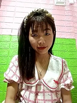 Snapshot of AmyLinee01 chatting on 06/13/26, 07:06 AmyLinee01 online show from 06/13/26, 07:06