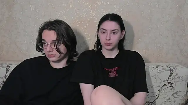 Snapshot of muuur_love231 chatting on 04/09/26, 11:37 muuur love231 online show from 04/09/26, 11:37
