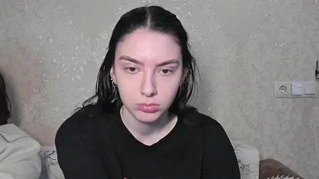 Snapshot of muuur_love231 chatting on 04/18/26, 02:32 muuur love231 online show from 04/18/26, 02:32