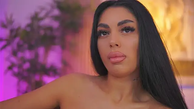 LatinaMorene online show from 06/06/26, 06:56