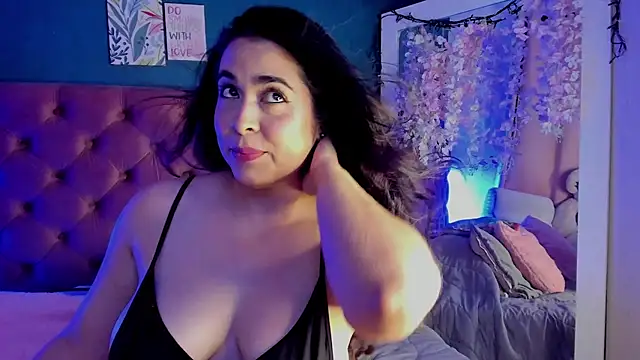 Sofia-Venegas online show from 07/06/26, 11:18