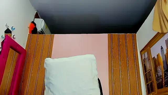 Snapshot of pahula_M chatting on 06/02/26, 01:24 pahula M online show from 06/02/26, 01:24