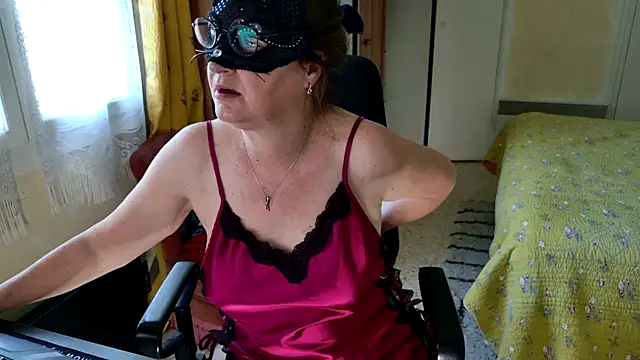 Chrismaturefrench online show from 06/11/26, 03:54