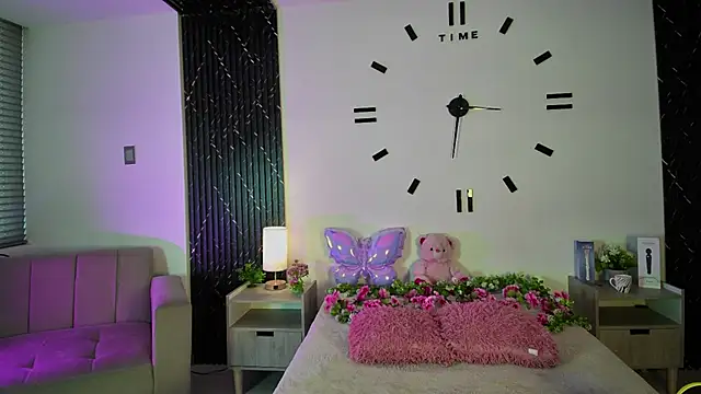 Snapshot of aurora_petitee chatting on 06/11/26, 01:20 aurora petitee online show from 06/11/26, 01:20