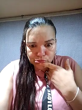 Snapshot of Zuleyka_69 chatting on 04/06/26, 10:05 Zuleyka 69 online show from 04/06/26, 10:05
