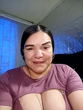 Snapshot of Zuleyka_69 chatting on 04/19/26, 09:17 Zuleyka 69 online show from 04/19/26, 09:17