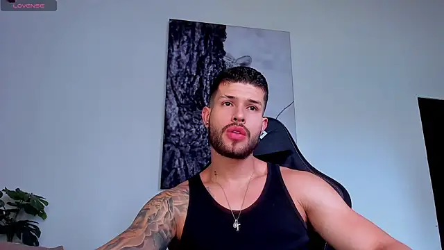 Snapshot of Santos_ramirez1 chatting on 06/13/26, 02:04 Santos ramirez1 online show from 06/13/26, 02:04