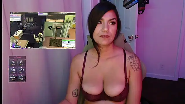 Snapshot of sweetRoxie chatting on 05/15/26, 11:45 sweetRoxie online show from 05/15/26, 11:45