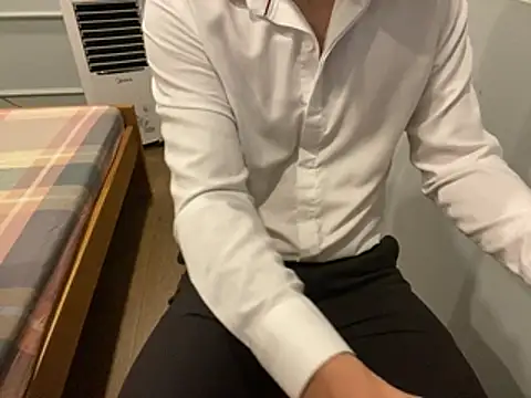 17Komodo online show from 07/27/26, 04:58