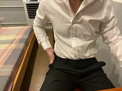17Komodo online show from 07/30/26, 03:44