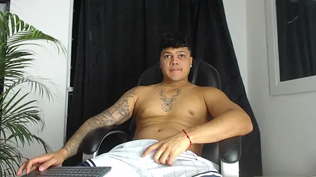 Snapshot of Pedro_x777 chatting on 04/01/26, 02:12 Pedro x777 online show from 04/01/26, 02:12