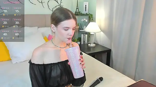 Snapshot of Emma_peach chatting on 05/03/26, 09:04 Emma peach online show from 05/03/26, 09:04