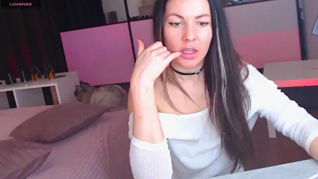 Snapshot of purrAmelinaa chatting on 03/23/26, 06:01 purrAmelinaa online show from 03/23/26, 06:01