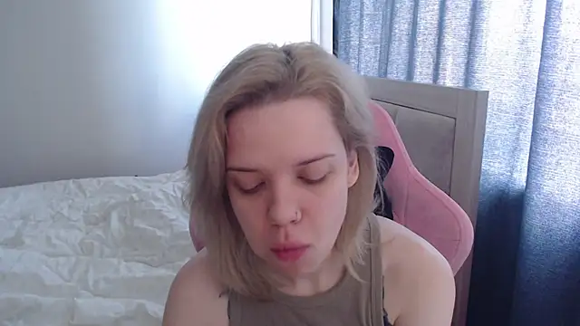Snapshot of TenderChloe chatting on 06/10/26, 08:57 TenderChloe online show from 06/10/26, 08:57