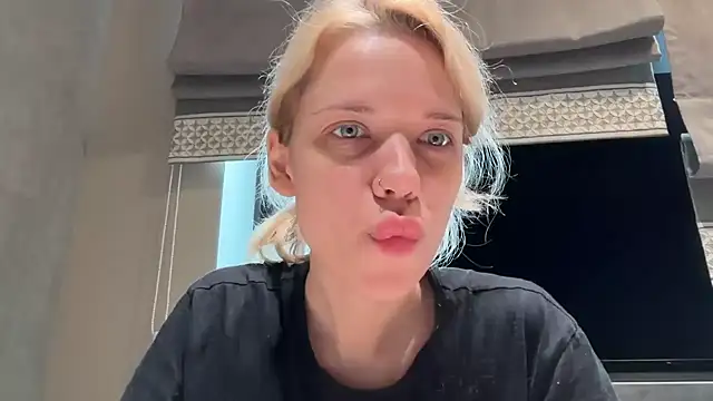 Snapshot of TenderChloe chatting on 06/18/26, 09:14 TenderChloe online show from 06/18/26, 09:14