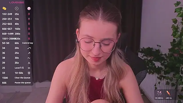 aviaveavii online show from 07/05/26, 07:10