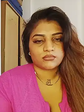 Snapshot of Sanaya_Gil chatting on 05/17/26, 10:33 Sanaya Gil online show from 05/17/26, 10:33