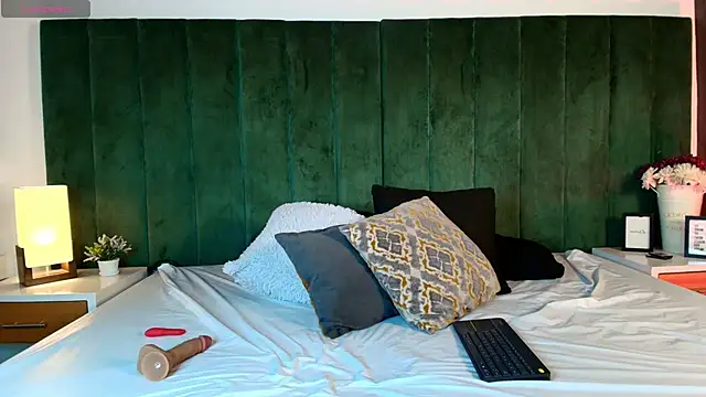MeganEvanss   online show from 06/06/26, 11:20