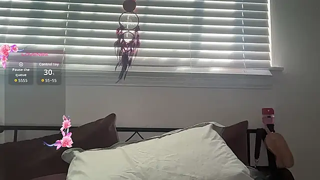 Snapshot of Yourmommysilk chatting on 07/08/26, 12:26 Yourmommysilk online show from 07/08/26, 12:26
