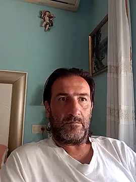 Snapshot of DanTrov79 chatting on 05/05/26, 08:33 DanTrov79 online show from 05/05/26, 08:33