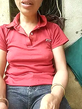 Snapshot of Lucky-beo chatting on 05/18/26, 04:07 Lucky-beo online show from 05/18/26, 04:07