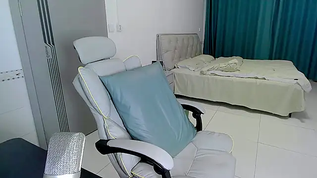Snapshot of zzzzppp3 chatting on 08/07/26, 01:02 zzzzppp3 online show from 08/07/26, 01:02