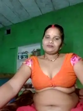 Snapshot of Shivani09900 chatting on 06/09/26, 05:24 Shivani09900 online show from 06/09/26, 05:24