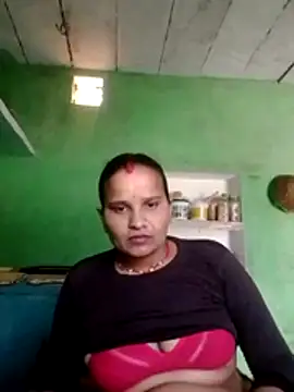 Snapshot of Shivani09900 chatting on 06/13/26, 07:39 Shivani09900 online show from 06/13/26, 07:39