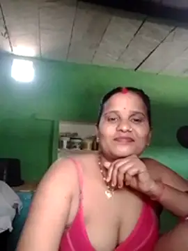 Shivani09900 online show from 06/15/26, 06:48