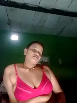 Shivani09900 online show from 06/28/26, 12:27