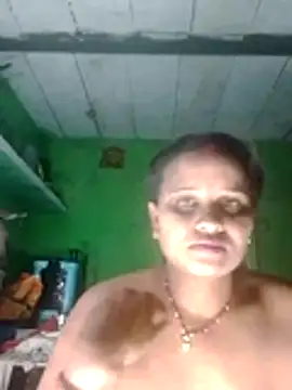 Shivani09900 online show from 07/04/26, 08:04
