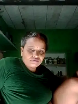 Shivani09900 online show from 07/18/26, 12:15