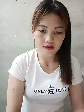 Snapshot of meg_06 chatting on 05/25/26, 02:17 meg 06 online show from 05/25/26, 02:17