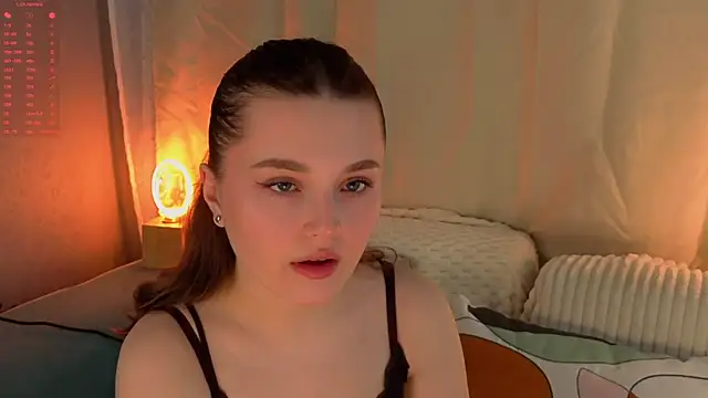 LorriMonz online show from 06/02/26, 01:29
