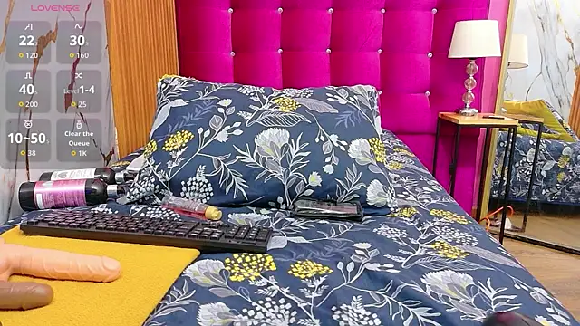 skinnyindiansluttt online show from 07/20/26, 12:51
