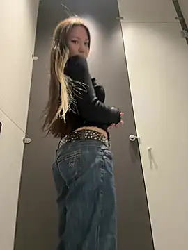 Snapshot of SaintSquirt chatting on 06/11/26, 07:28 SaintSquirt online show from 06/11/26, 07:28