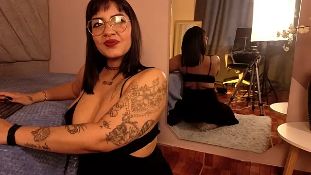 dania22  online show from 06/08/26, 02:28