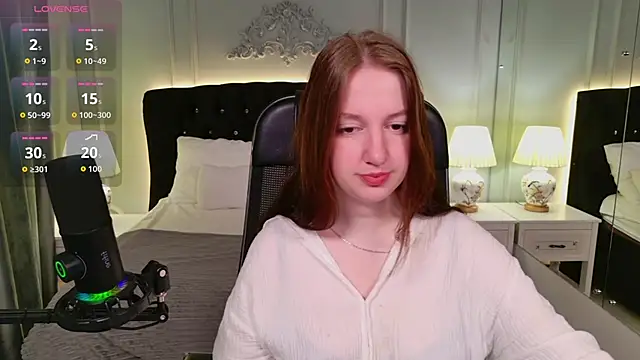 Snapshot of Elisabeth_Binder chatting on 06/04/26, 03:56 Elisabeth Binder online show from 06/04/26, 03:56