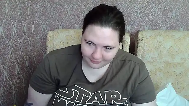 Snapshot of ElviraOreilllyX chatting on 04/10/26, 05:34 ElviraOreilllyX online show from 04/10/26, 05:34