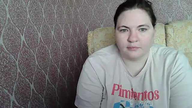 Snapshot of ElviraOreilllyX chatting on 04/21/26, 12:00 ElviraOreilllyX online show from 04/21/26, 12:00
